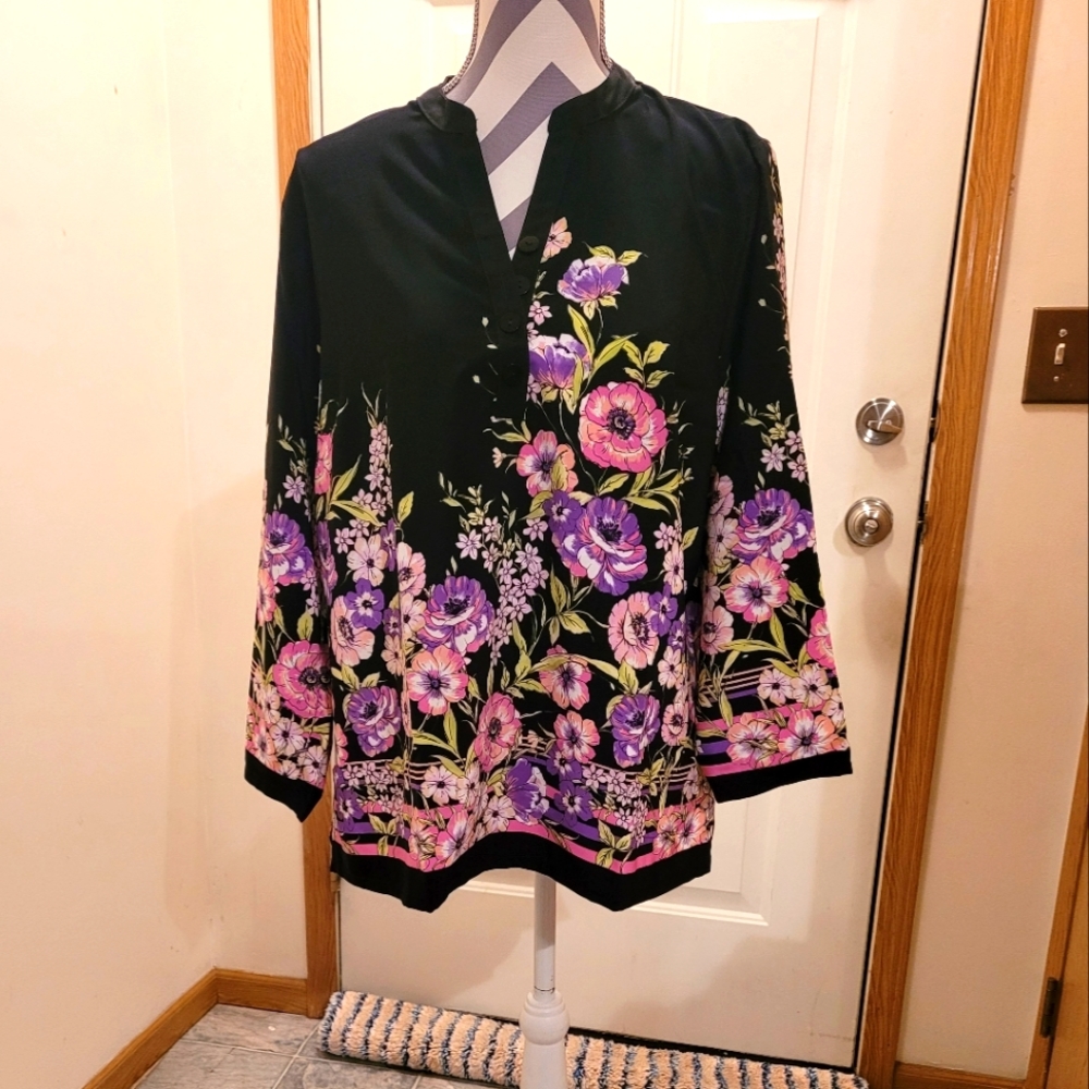 NWT Drapers & Damon top size L